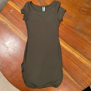 Codigo Olive Green Midi Dress